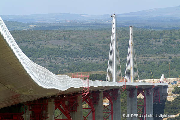 Viaduc de Millau, 2004-05